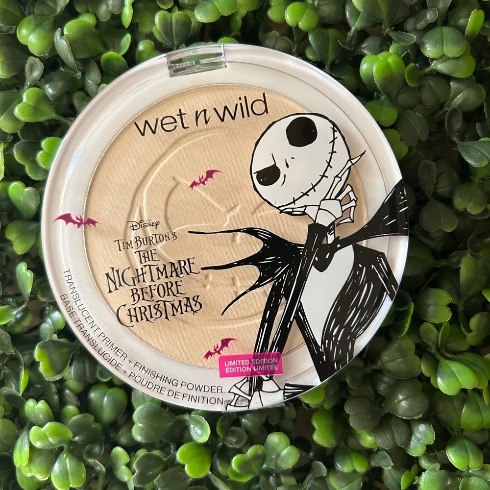 Wet n Wild- TRANSLUCENT PRIMER + FINISHING POWDER- MASTER OF FRIGHT